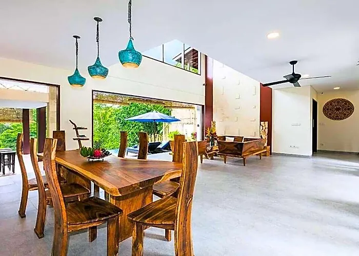 Luxury 4br Private Pool Zn04